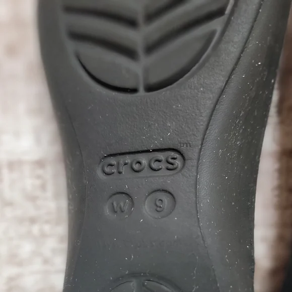 Crocs Black Women's Flats - Picture 7 of 7